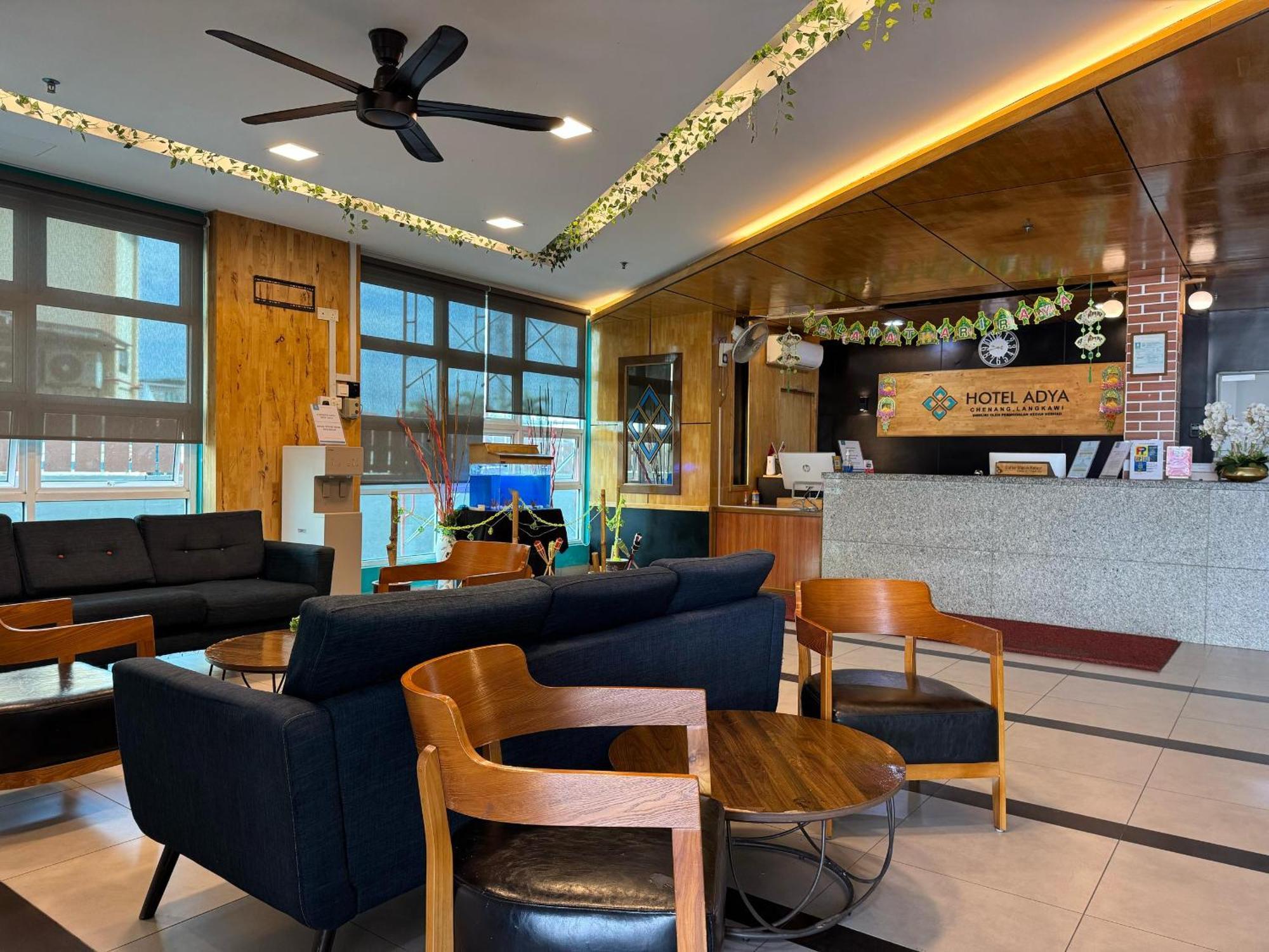 Hotel Adya Express Chenang Pantai Cenang  Buitenkant foto