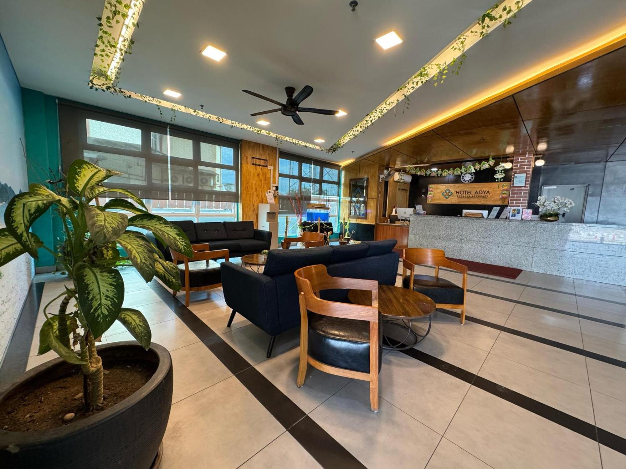 Hotel Adya Express Chenang Pantai Cenang  Buitenkant foto